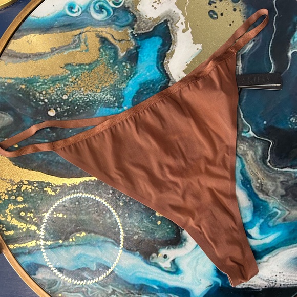 Skims “T-String” thong panty / 4x - Picture 1 of 6